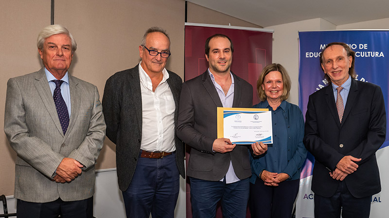 *Dr. José P. Arcos, Dr. Óscar Noboa, Dr. Ulises Parada, Dra. Denise Vaillant y Dr. Jorge Grünberg