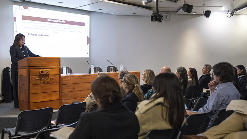Sandra Zepeda durante su defensa doctoral