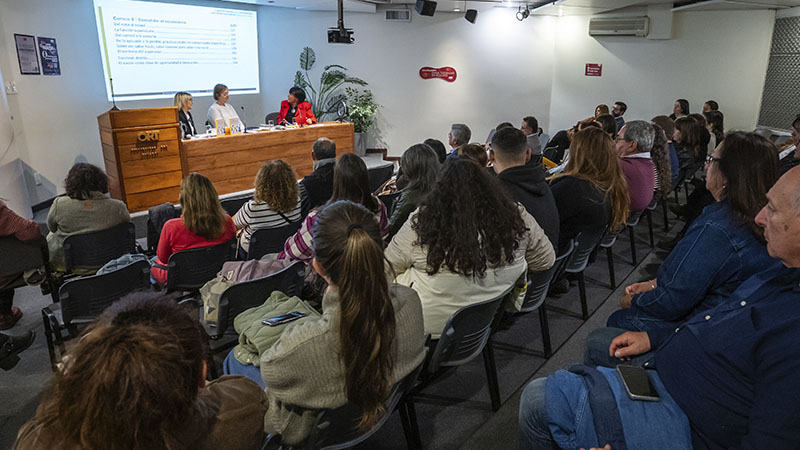 *María José Riffaud, Andrea Tejera Techera y Verónica Dentone