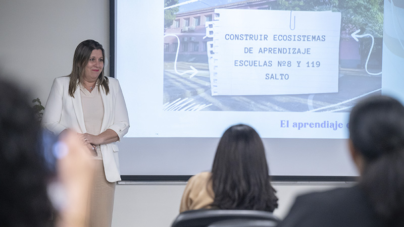 Mary Rossi durante la presentaci&oacute;n de su proyecto