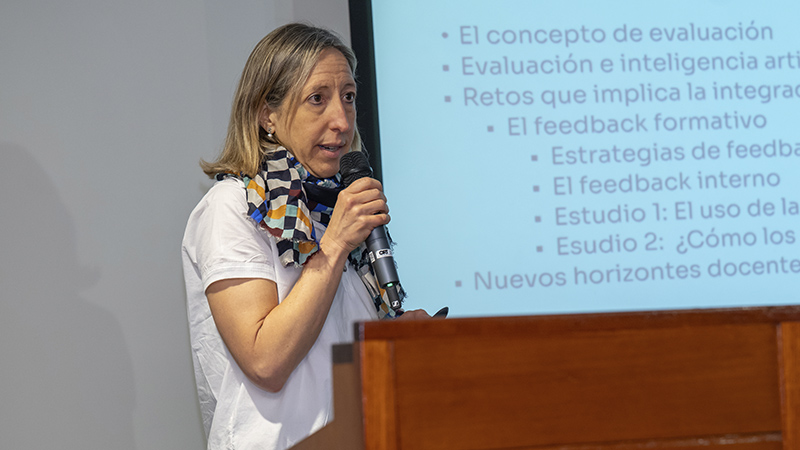 Anna Espasa durante la conferencia