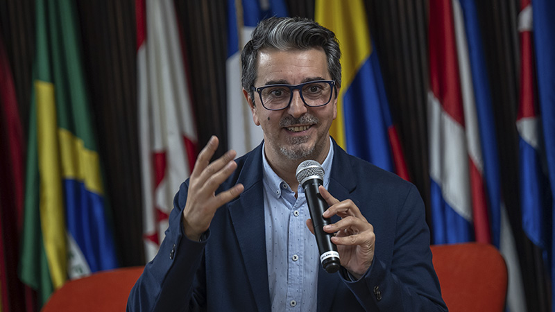 Mart&iacute;n Rebour durante la Escuela de Invierno 2026