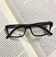 Imagen cuaderno y lentes